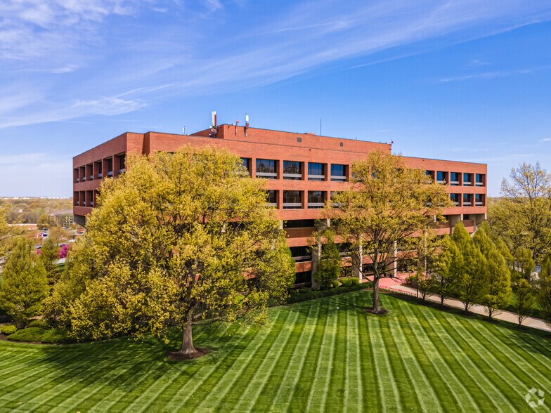 More Photos Of 11880 College Blvd, Overland Park Office For Sale