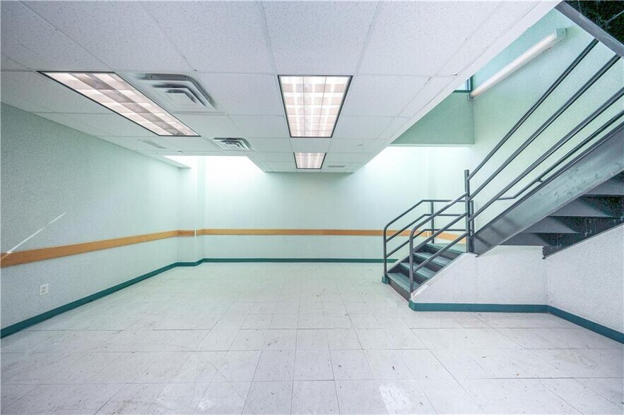 More Photos Of 8710 5th Ave, Brooklyn Medical For Lease