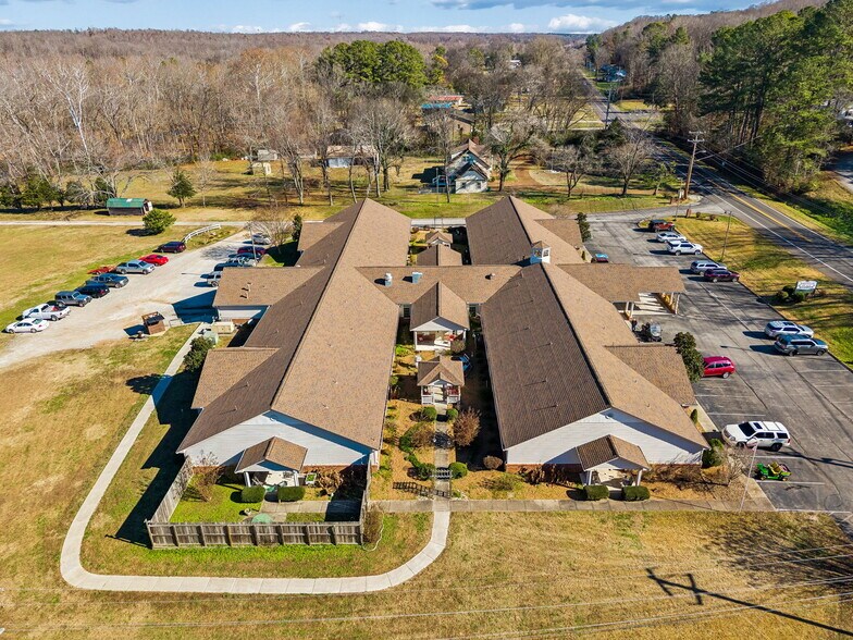 More Photos Of 811 W Main St, Waverly Healthcare For Sale