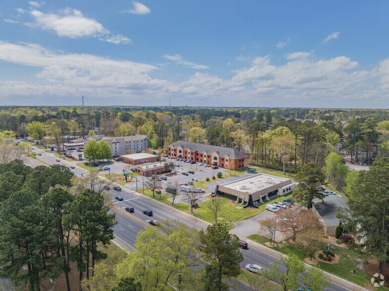 More Photos Of 11719-B Jefferson Ave, Newport News Unknown For Lease