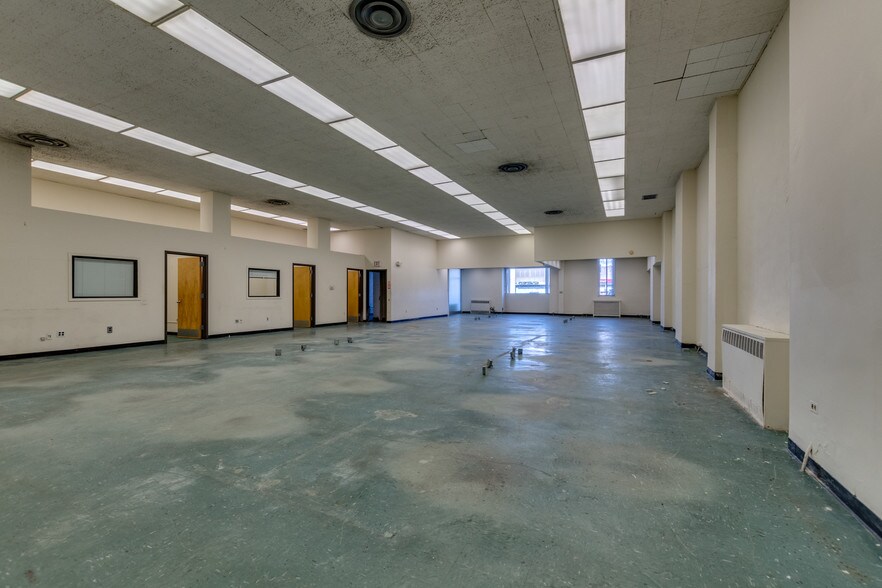 More Photos Of 166-170 Jericho Tpke, Floral Park Loft Creative Space For Lease