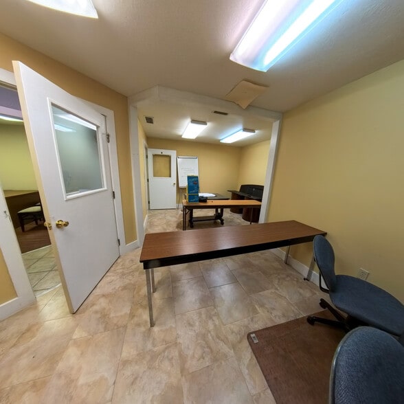 More Photos Of 112 NE Sanchez Ave, Ocala Office For Lease