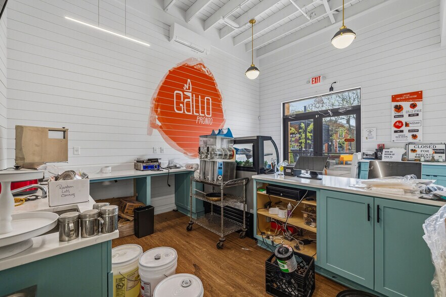 More Photos Of 402 Center St, Lewiston Restaurant For Sale