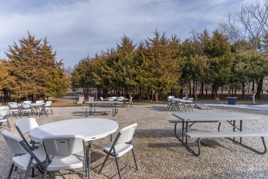 More Photos Of 43937 Highway 36, Monroe City General Retail For Sale