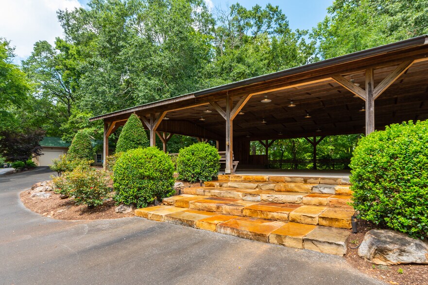 More Photos Of 565 Owens Gin Rd NE, Calhoun Lodge Meeting Hall For Sale