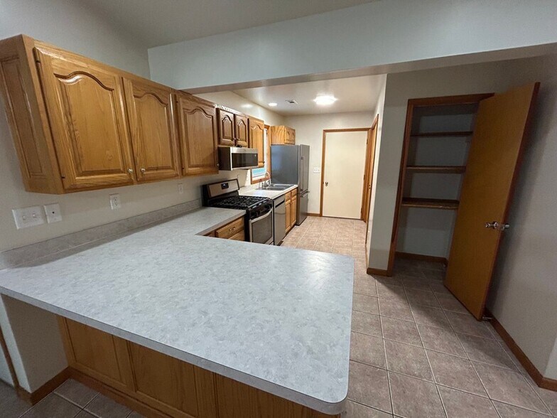 More Photos Of 1230 Lake Charles Ave, Porter Apartments For Sale