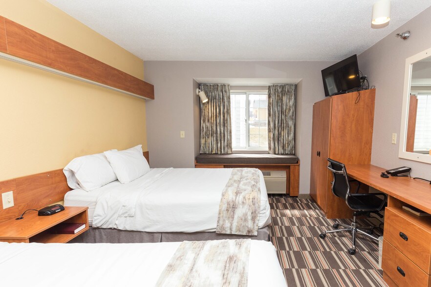 More Photos Of 424 20th S St, New Ulm Hotel For Sale