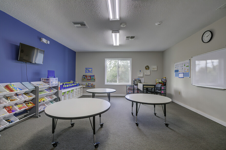 More Photos Of 6001 Deltona Blvd, Spring Hill Schools For Sale