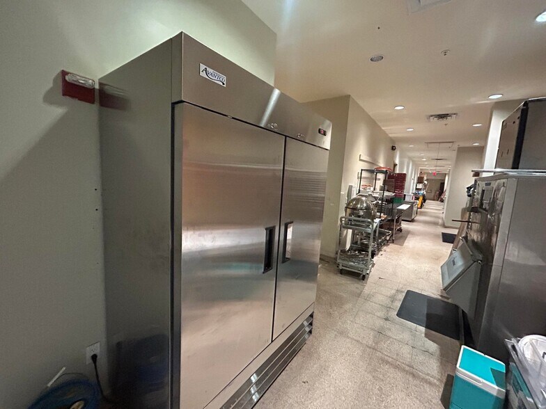More Photos Of 4201 Indian Bayou Trl, Destin Hotel For Lease