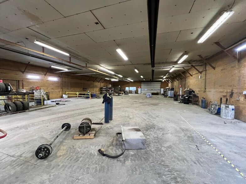 More Photos Of 1490 Truss Rd SW, New Philadelphia Warehouse For Sale