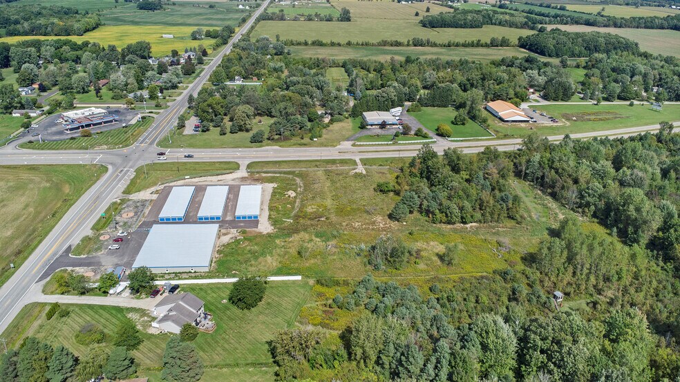 More Photos Of 2011 S Sheridan Rd, Lennon Specialty For Sale