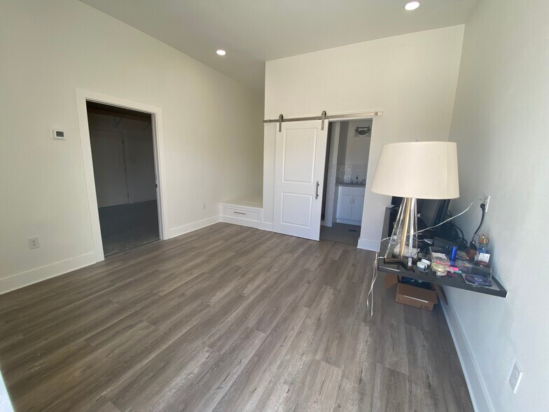 More Photos Of 2074 Phillip Dr, Covington Warehouse For Sale