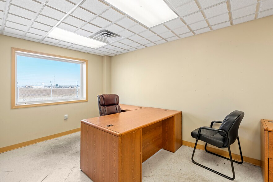 More Photos Of 275 Larcel Dr, Sikeston Flex For Lease