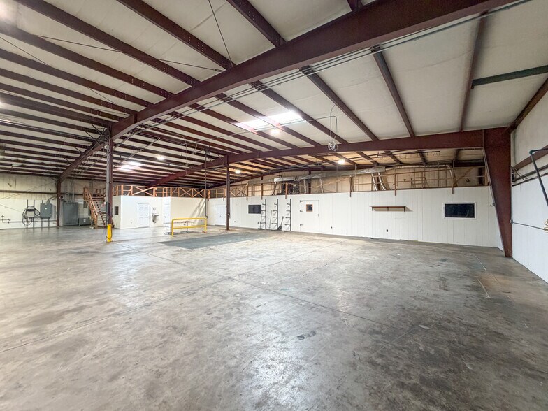 More Photos Of 144 Industrial Dr, Forest City Warehouse For Lease