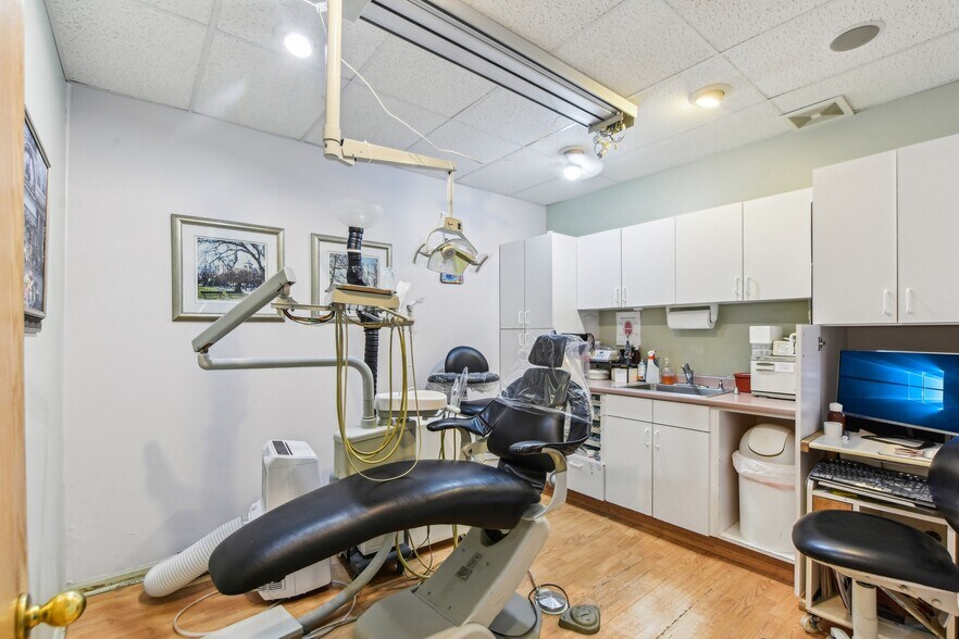More Photos Of 4022 N Central Ave, Chicago Medical For Sale