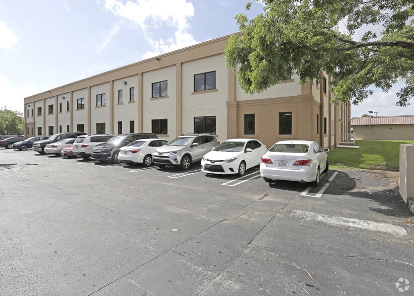 More Photos Of SW 88th St @ 106th Ave, Miami Office For Lease