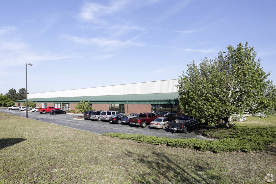 More Photos Of 2481 Hilton Dr, Gainesville Warehouse For Lease