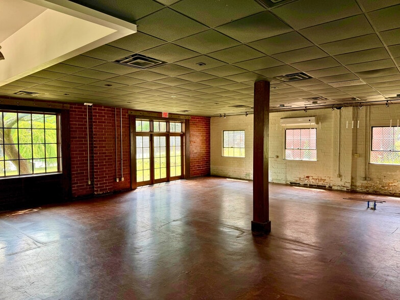 More Photos Of 1468 Mecaslin St, Atlanta Loft Creative Space For Sale