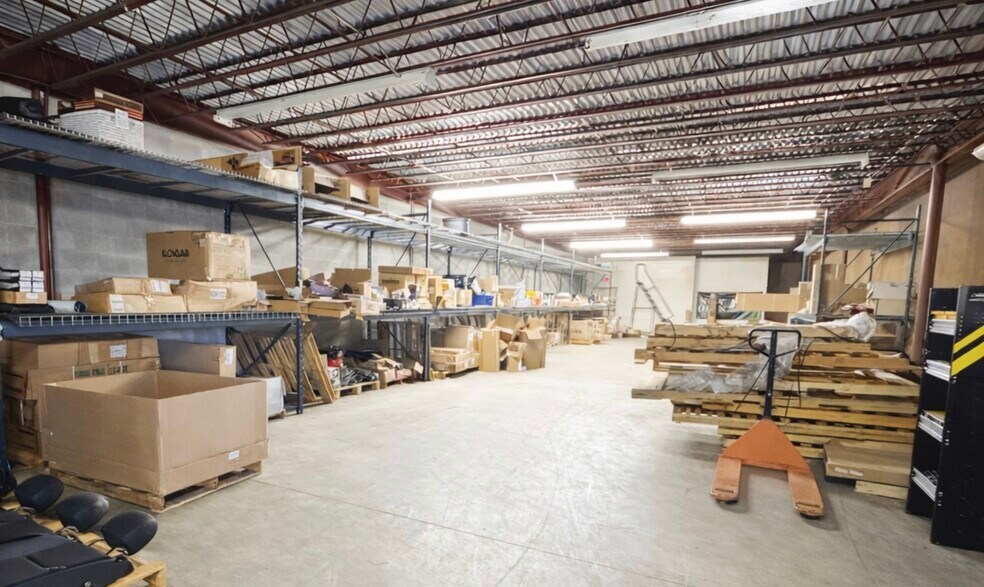 More Photos Of 130 W Oxmoor Rd, Birmingham Light Distribution For Sale