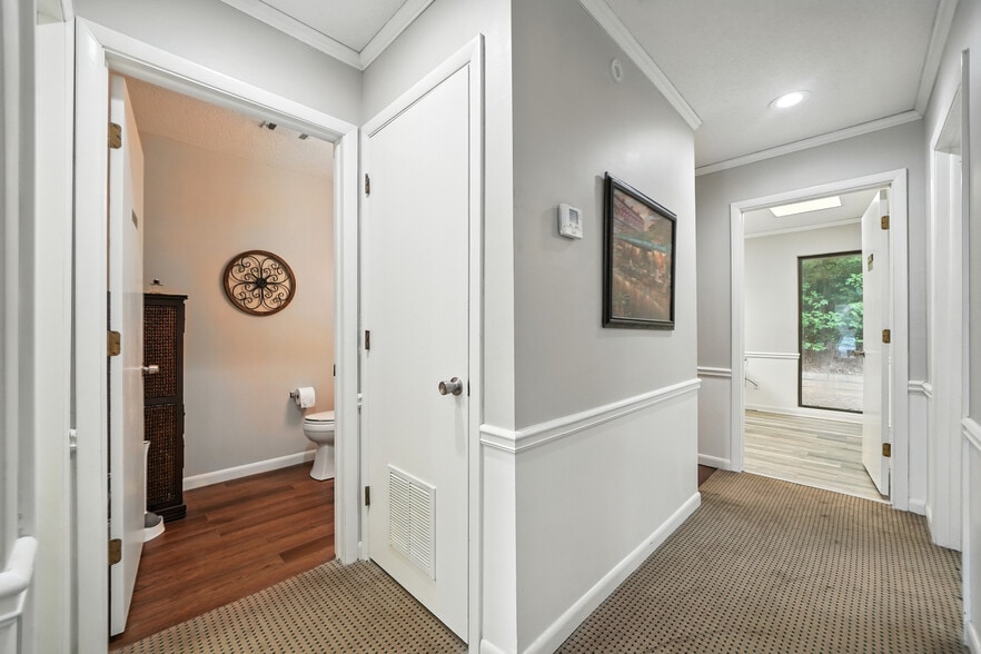More Photos Of 11285 Elkins Rd, Roswell Office Residential For Sale
