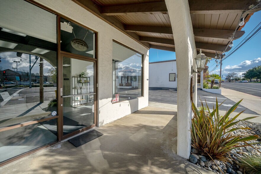 More Photos Of 8115-8149 El Camino Real, Atascadero Storefront Retail Office For Lease