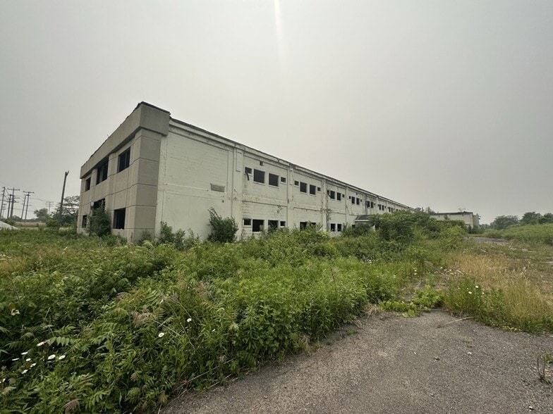 More Photos Of 1740 Military Rd, Tonawanda Manufacturing For Sale