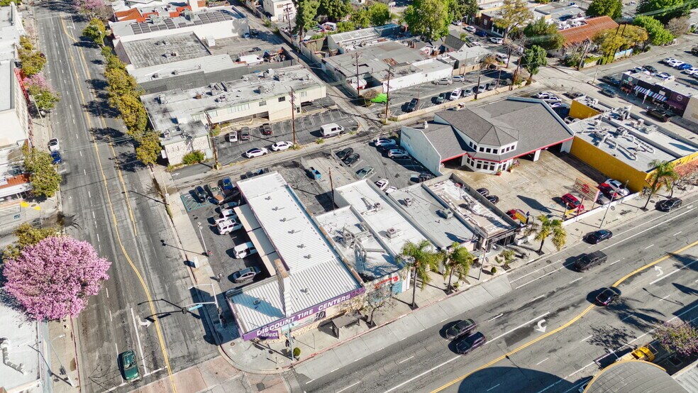 More Photos Of 21627 Sherman Way, Canoga Park Storefront For Sale