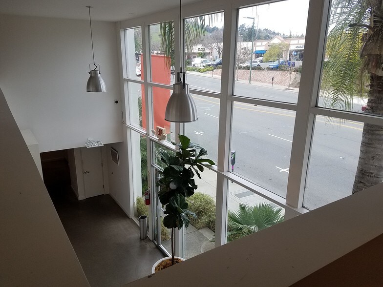 More Photos Of 1919 Mount Diablo Blvd, Walnut Creek Freestanding For Lease