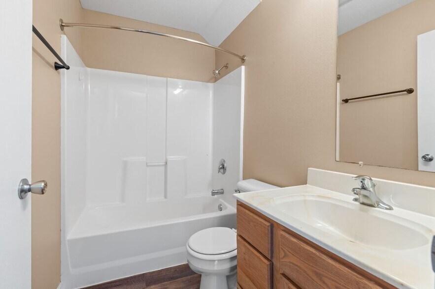 More Photos Of 13517-13519 Harvest Way, Poplar Grove Apartments For Sale