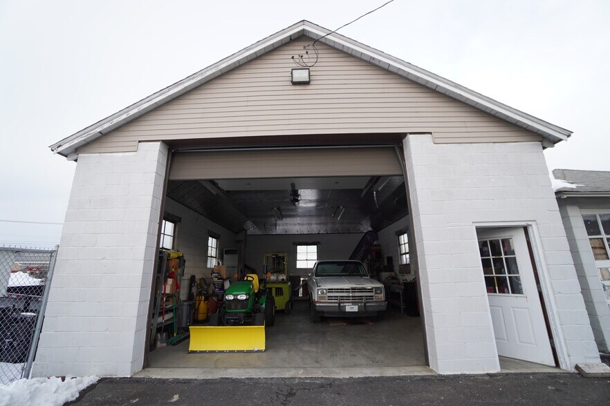 More Photos Of 2946 MacArthur Rd, Whitehall Land For Lease