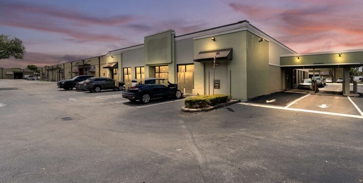 Primary Photo Of 2410 Milam Dairy Rd, Miami Medical For Lease