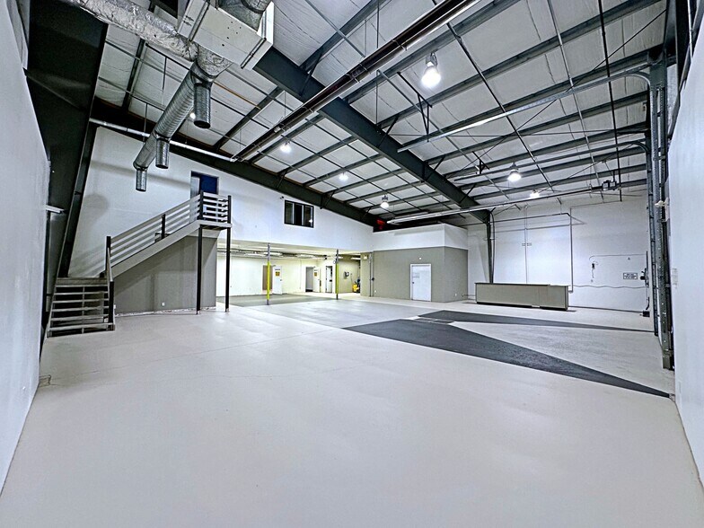 More Photos Of 195 Mackay Cres, Fort McMurray Warehouse For Sale