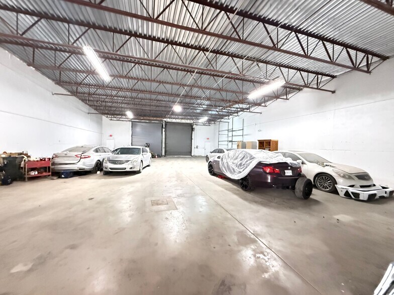 More Photos Of 14060 NW 19th Ave, Miami Manufacturing For Sale
