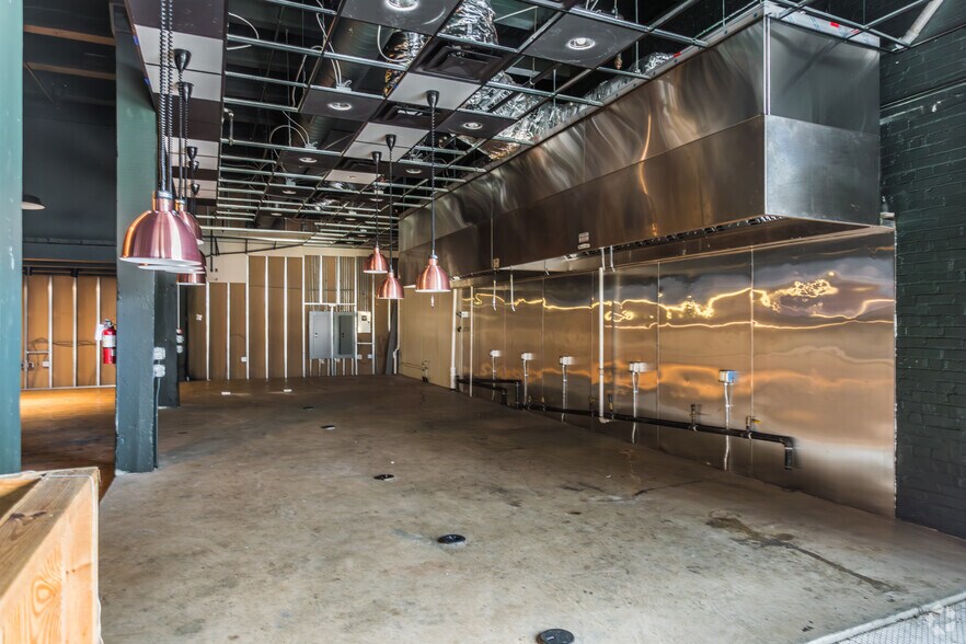 More Photos Of 409 S Main St, Memphis General Retail For Sale