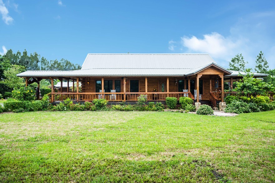 More Photos Of 850 Old US Highway 27, South Bay General Retail For Sale