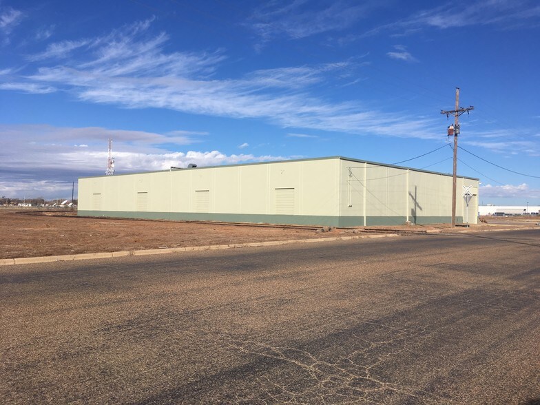 More Photos Of 410 E 56th St, Lubbock Warehouse For Lease