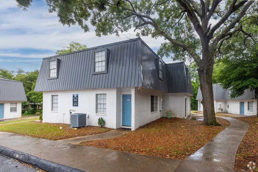 More Photos Of 100 Redwood Cir, Pensacola Apartments For Sale