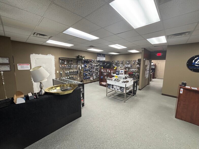 More Photos Of 7000 Crystal Hill Rd, North Little Rock Office For Sale