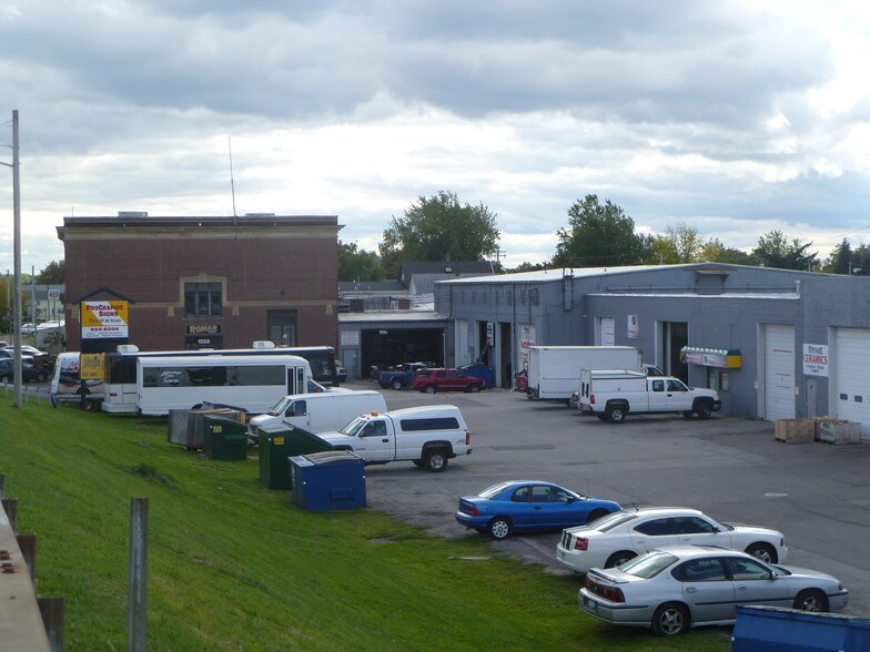 More Photos Of 1560 Harlem Rd, Cheektowaga Warehouse For Lease