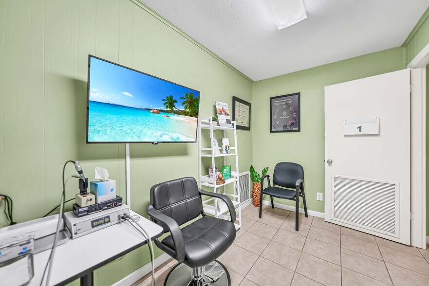 More Photos Of 303 E Gibson St, Arcadia Medical For Sale