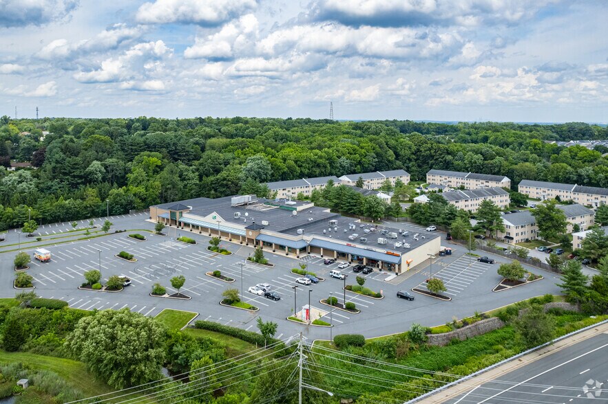 More Photos Of 2502 Foulk Rd, Wilmington Storefront For Lease