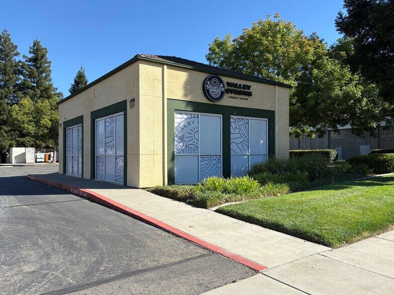 Primary Photo Of 151 Elmira Rd, Vacaville Freestanding For Sale