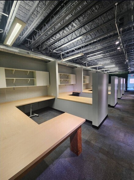 More Photos Of 408 S Spring St, Burlington Loft Creative Space For Lease
