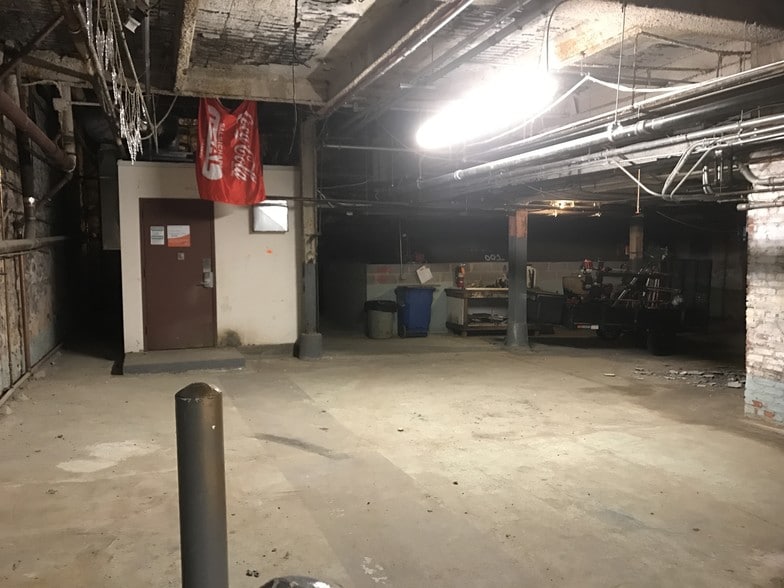 More Photos Of 3 Calvert St, Harrison Apartments For Sale