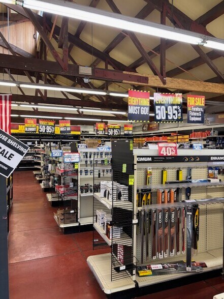 More Photos Of 2120 E Powell Blvd, Gresham General Retail For Sale