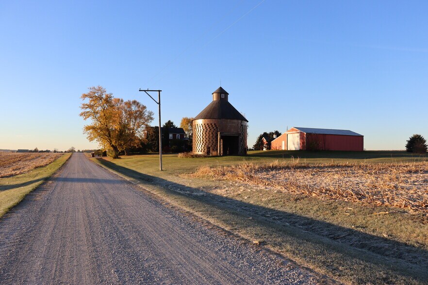 More Photos Of 10210 N 16750E Rd, Grant Park Specialty For Sale