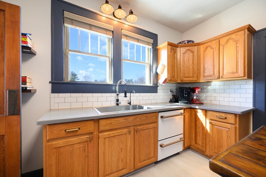 More Photos Of 132 Christiansburg Pike NE, Floyd Flex For Sale
