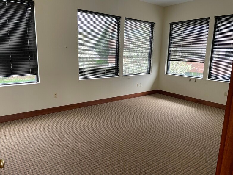 More Photos Of 2401 York Rd, Timonium Medical For Sale