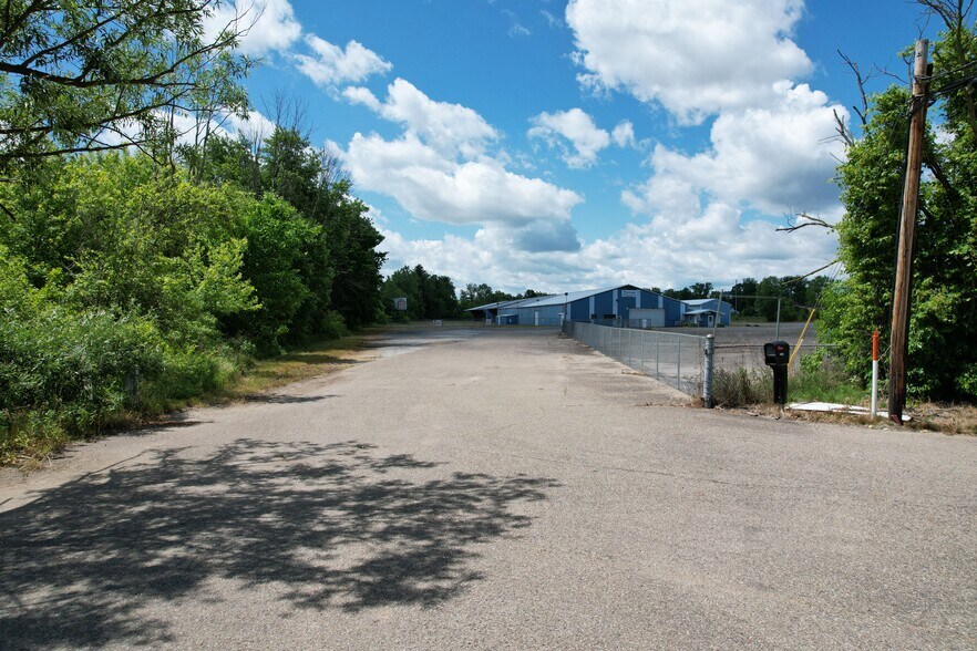 More Photos Of 1490 Truss Rd SW, New Philadelphia Warehouse For Sale