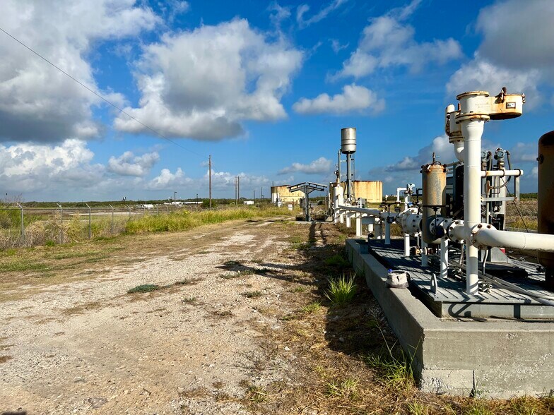 More Photos Of 1603 N State Highway 35, Aransas Pass Chemical Oil Refinery For Sale